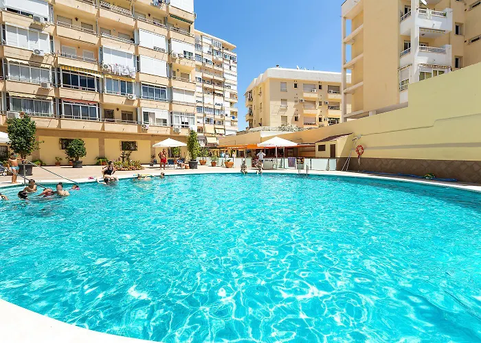 Los Verdiales Central Apartment Walking Distance To The Beach * טורמולינוס